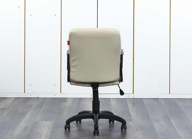 Офисное кресло для персонала   Кожзам Бежевый   (КПКБ1-27062)