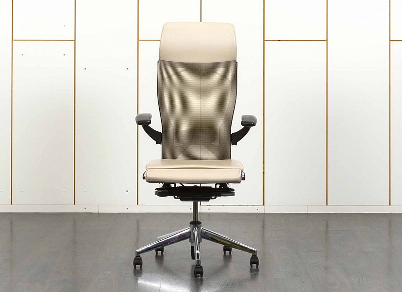 Офисное кресло руководителя  Haworth Кожа Белый Comforto  (КРКБ-11031)