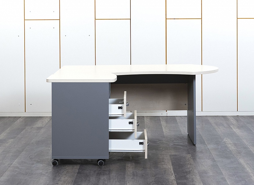 Комплект офисной мебели стол с тумбой Berlin 1 600х1 400х740 ЛДСП Бук   (СПУВКл-25072)