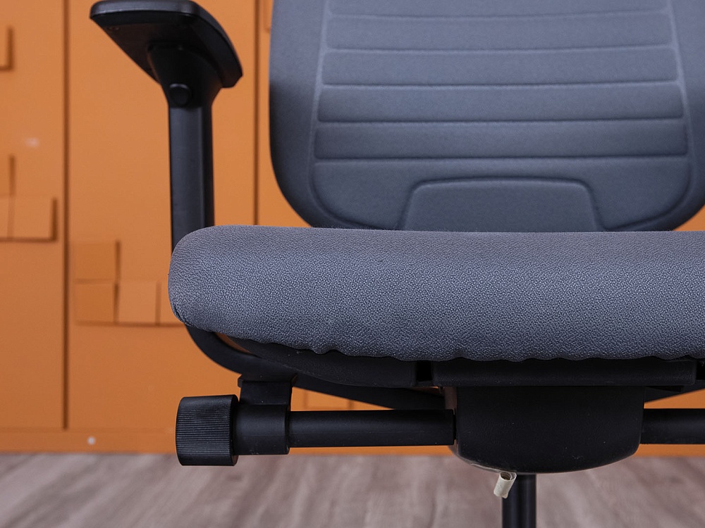 Офисное кресло для персонала  SteelCase Ткань Серый   (КПТС-25123)