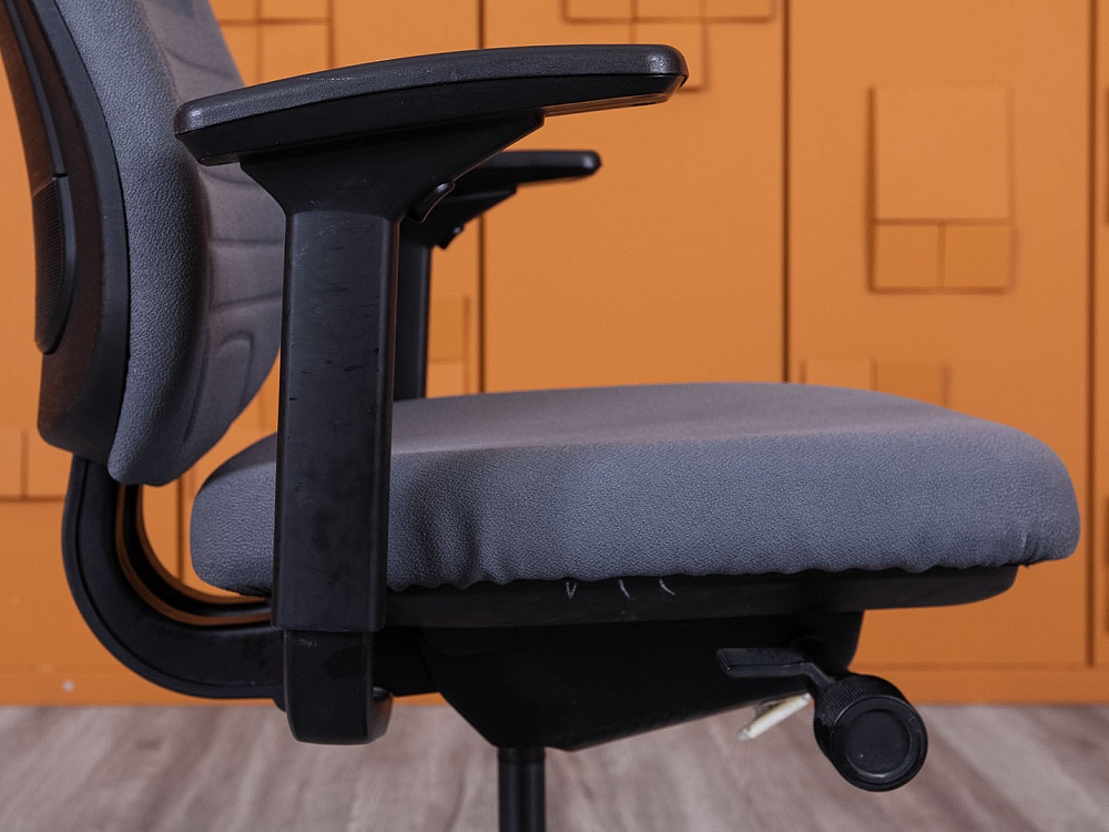 Офисное кресло для персонала  SteelCase Ткань Серый   (КПТС-25123)