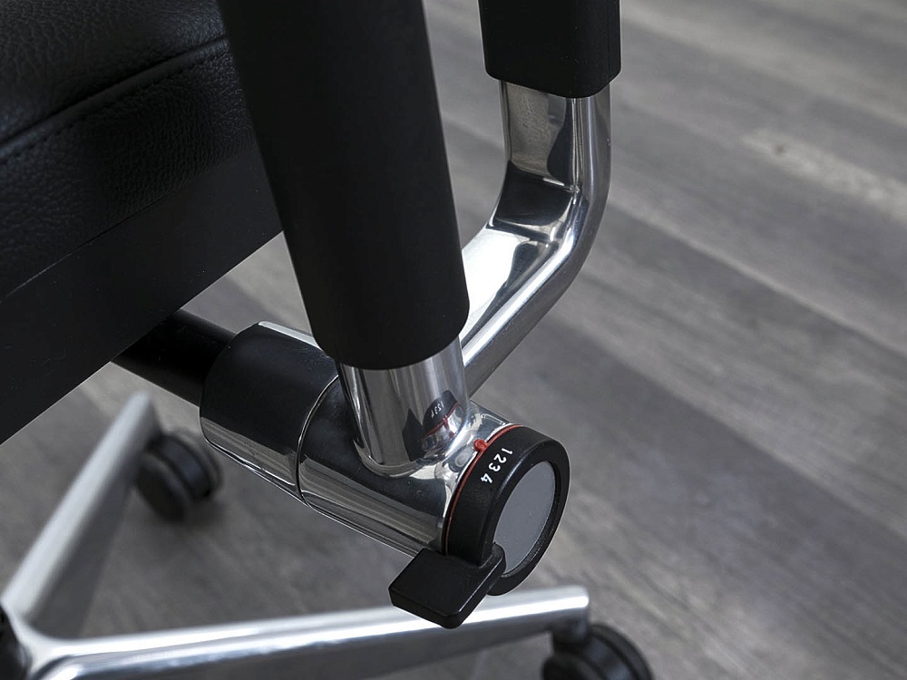Офисное кресло руководителя  SteelCase Кожа Черный Please 2 Ergonomic  (КРКЧ-24112)