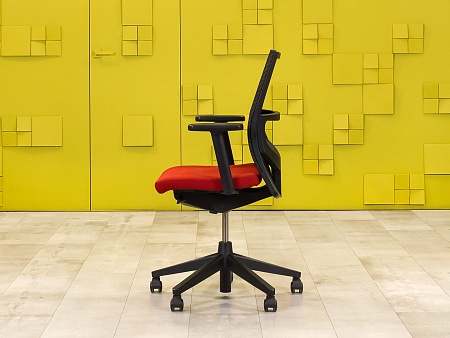 Офисное кресло для персонала на колесах HAWORTH Ткань Красный; Чёрный США_КПТК-211124