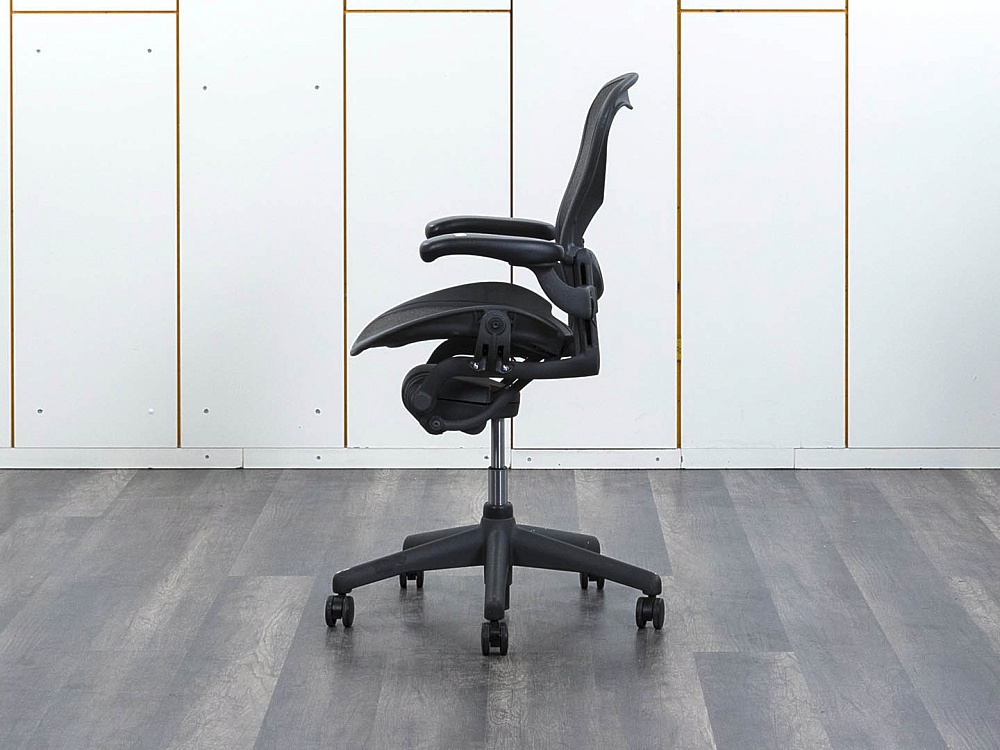 Офисное кресло руководителя  Herman Miller Сетка Черный Aeron  (КРСЧ-25072)