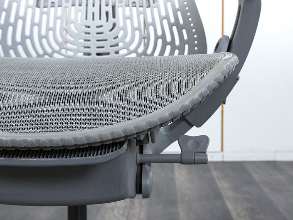 Офисное кресло руководителя  Herman Miller Сетка Белый Mirra  (КРСБ-13112)