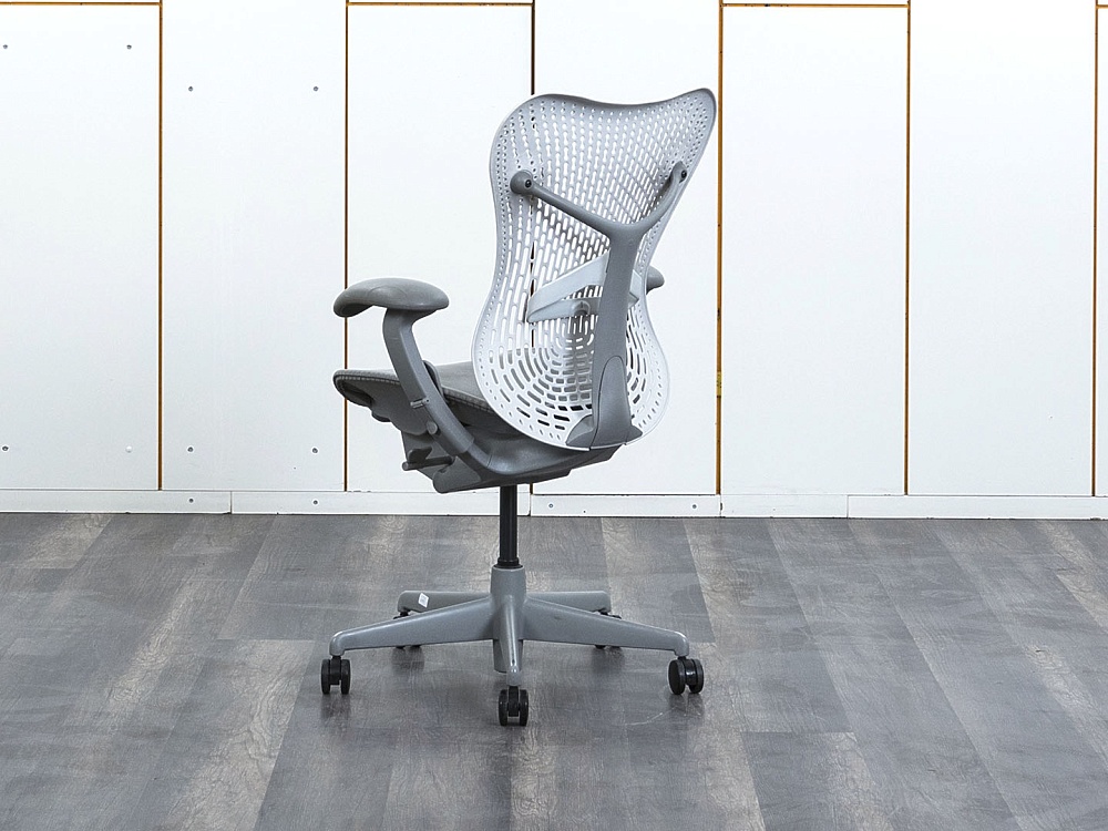 Офисное кресло руководителя  Herman Miller Сетка Белый Mirra  (КРСБ-13112)
