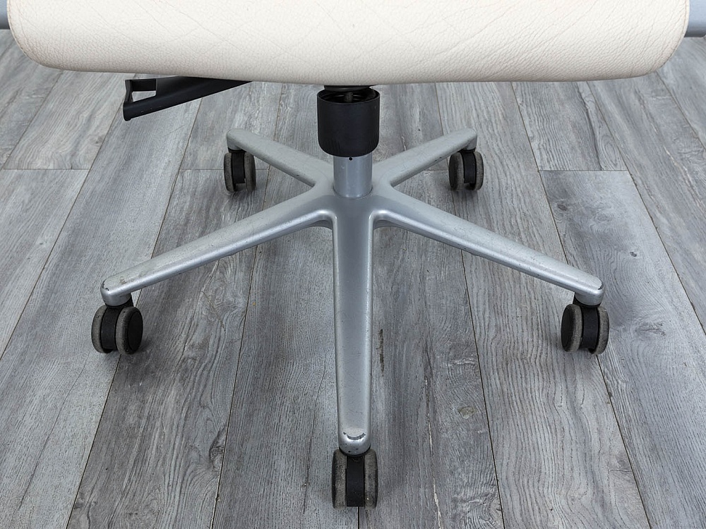 Офисное кресло руководителя  Sitland  Кожа Бежевый Madera B  (КРКБ1-17094)