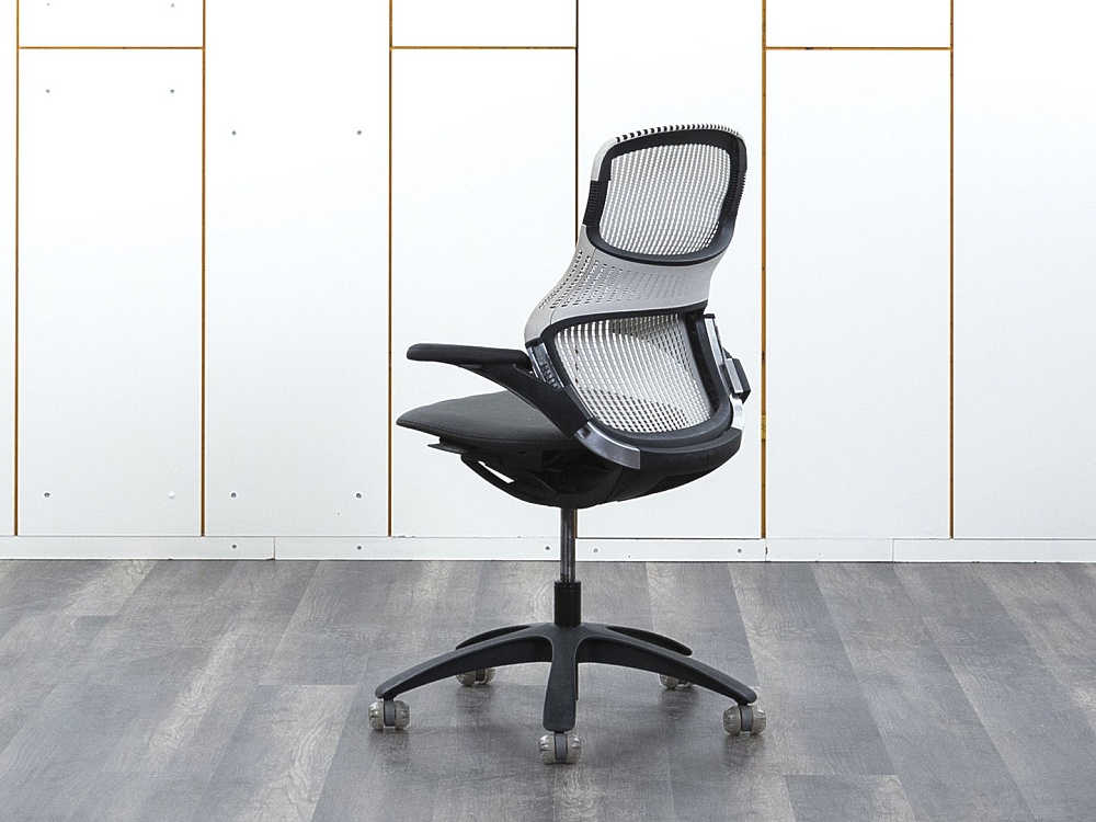 Офисное кресло руководителя  Knoll Кожа Черный Generation  (КРКЧ-28022)