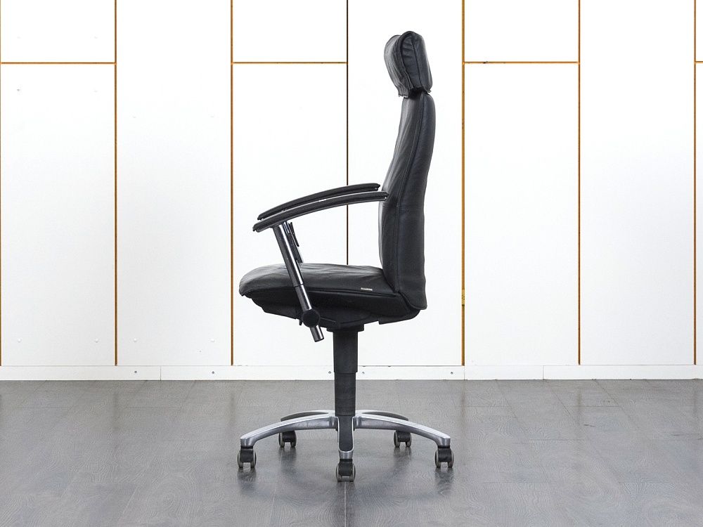 Офисное кресло руководителя  SATO Кожа Черный Tiger A  (КРКЧ1-02070)