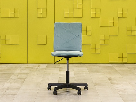 Офисное кресло для персонала на колесах Монро NEO-21 мята Ткань Зелёный Россия