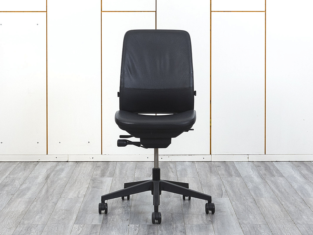 Офисное кресло для персонала  SteelCase Кожа Черный   (КПКЧ-30074)