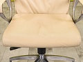 Офисное кресло руководителя на колесах Кожа Бежевый   КРКБ3-06055