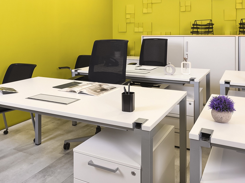 Комплект офисной мебели стол с тумбой  Steelcase ЛДСП Белый Франция  СППБТ-04026