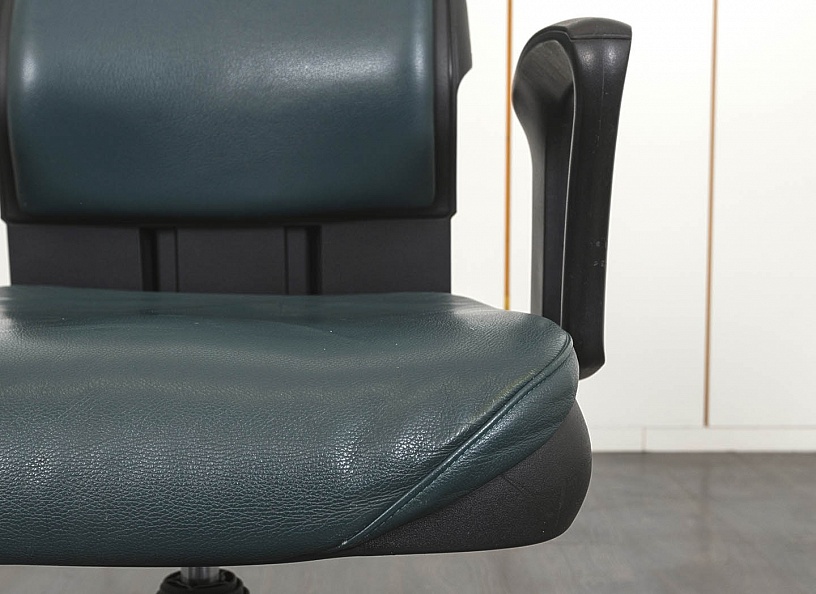 Конференц кресло для переговорной  Зеленый Кожа SteelCase   (КРКЗ-12041)