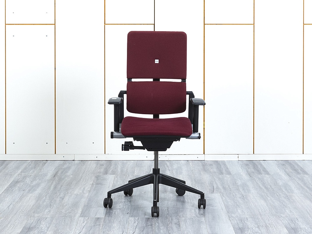 Офисное кресло руководителя  SteelCase Ткань Красный Please 2 Ergonomic  (КРТК-14113)