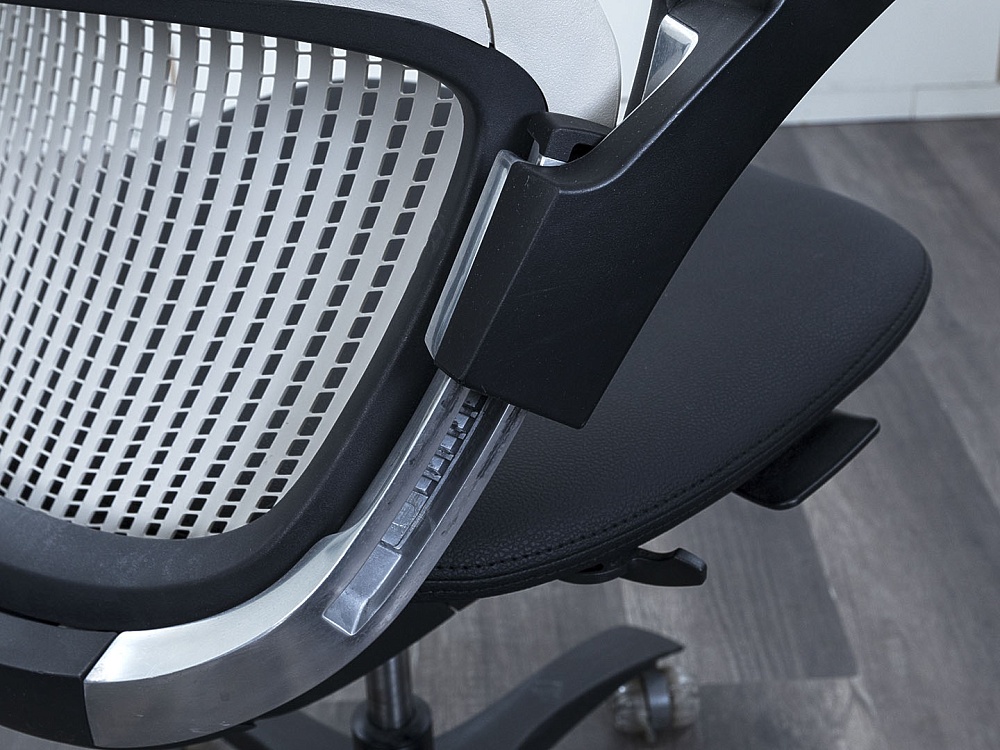 Офисное кресло руководителя  Knoll Кожа Серый Generation  (КРКС-08063)