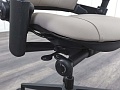 Офисное кресло руководителя  SteelCase Кожа Бежевый Leap B  (КРКБ-16122)