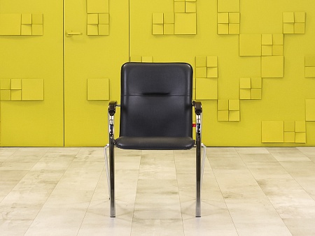 Конференц кресло для переговорной САМБА Кожзам Чёрный Россия  КНКЧ-10025