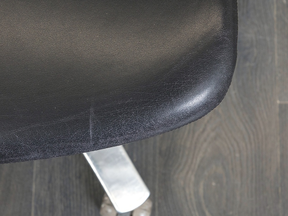Офисное кресло руководителя  Walter Knoll Кожа Черный   (КРКЧ-19100)