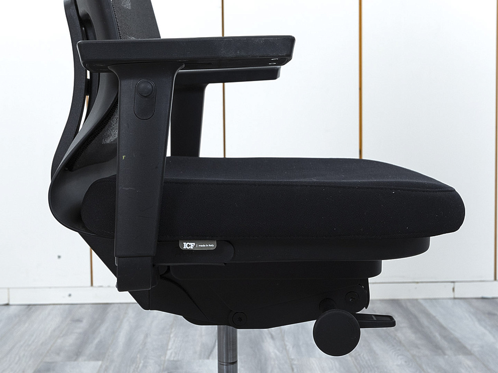Офисное кресло для персонала  ICF Сетка Черный Pyla Chair  (КПСЧ-02102)