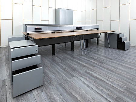 Комплект офисной мебели Herman Miller 3 200х1 800х1 000 ЛДСП Орех   (КОМХ-17082)