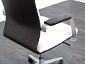 Офисное кресло руководителя  Sitland  Кожа/металл Бежевый Madera  (КРКБ-11011)