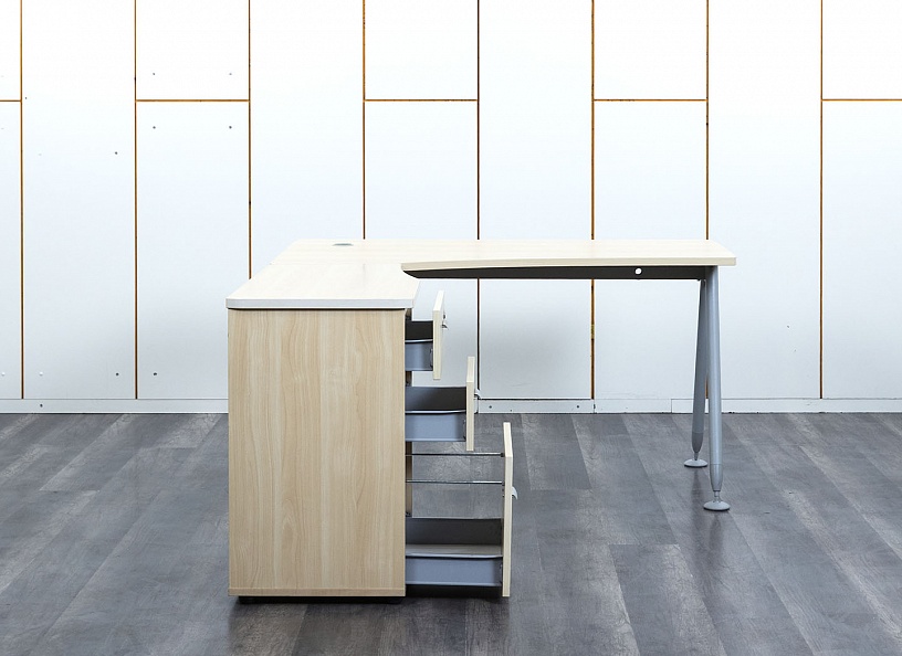Комплект офисной мебели стол с тумбой  1 400х1 600х750 ЛДСП Клен   (СПУВ3Кл-13033)