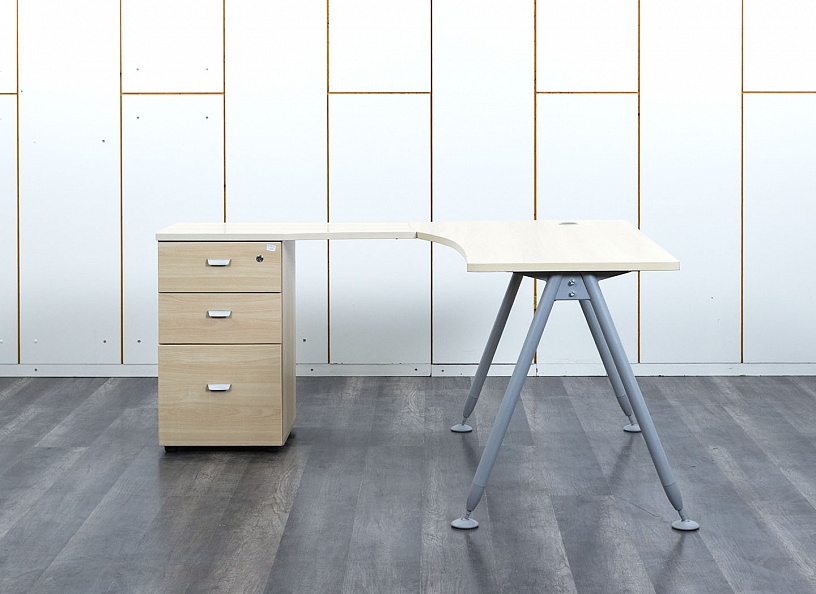 Комплект офисной мебели стол с тумбой  1 400х1 600х750 ЛДСП Клен   (СПУВ3Кл-13033)