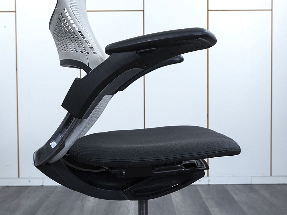 Офисное кресло руководителя  Knoll Кожа Серый Generation  (КРКС-08063)