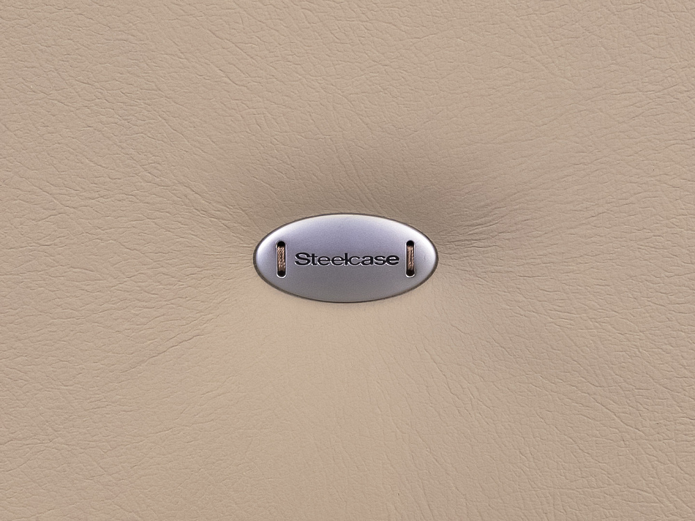 Офисное кресло руководителя на колесах Please 1 Steelcase Кожа Бежевый Германия  КРКБ-24115