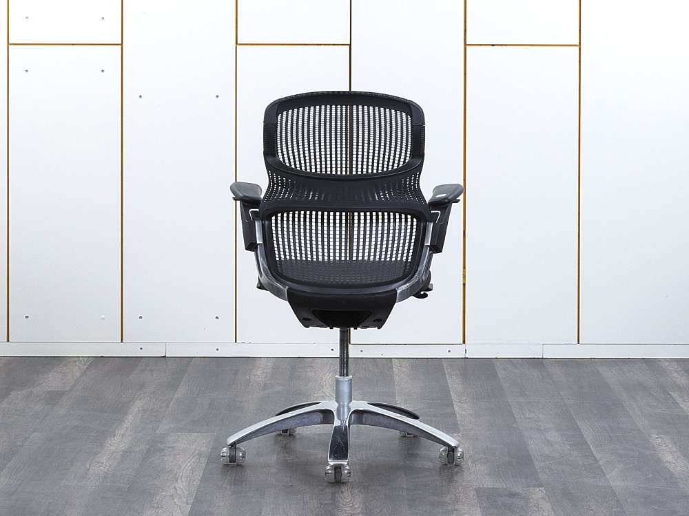 Офисное кресло руководителя  Knoll Ткань Черный Generation  (КРТЧ-21092)