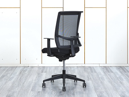 Офисное кресло для персонала  Narbutas Сетка Черный Eva.II  (КПСЧ-16044)