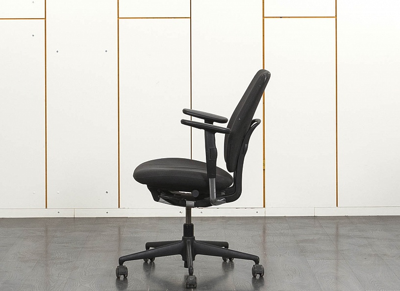 Офисное кресло для персонала  VITRA Ткань Черный   (КПТЧ3-12041)