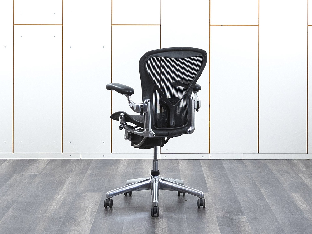 Офисное кресло руководителя  Herman Miller Сетка Черный Aeron B  (КРСЧ-04032)