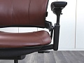 Офисное кресло руководителя  SteelCase Кожа Коричневый Leap B  (КРКК-30112)
