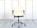 Офисное кресло для персонала  Eames Кожа Бежевый EA 117  (КПКБ-20123)