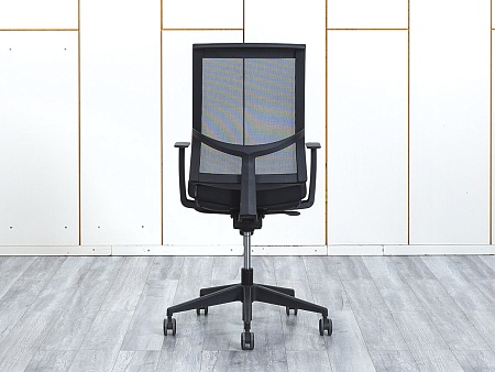Офисное кресло для персонала  Narbutas Сетка Черный Eva.II  (КПСЧ-16044)