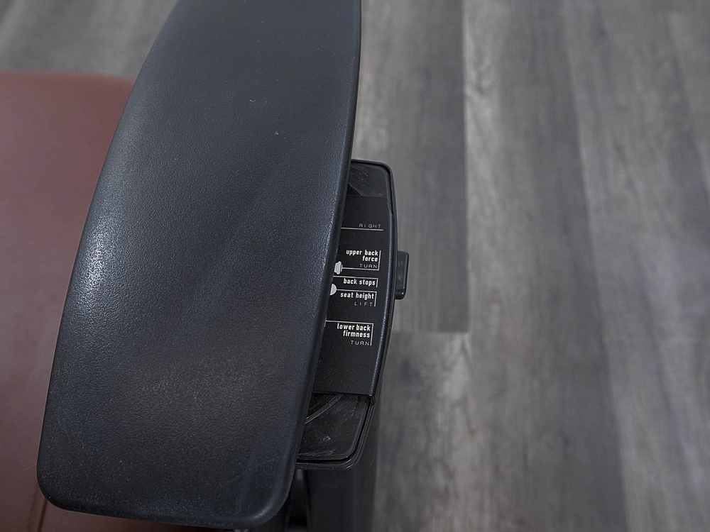 Офисное кресло руководителя  SteelCase Кожа Коричневый Leap B  (КРКК-30112)
