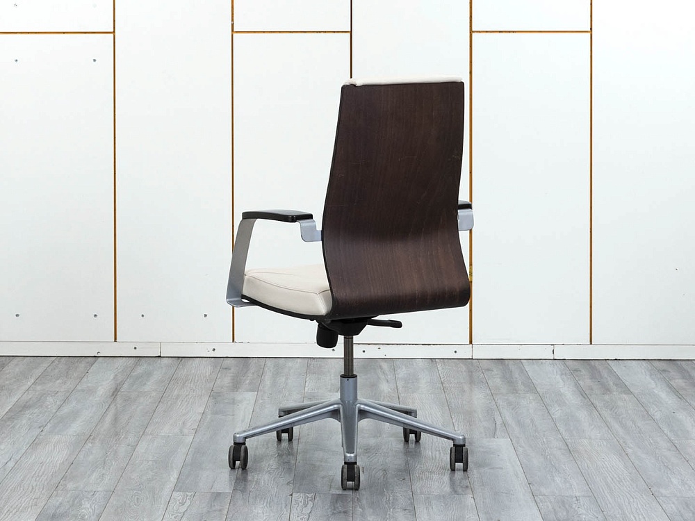 Офисное кресло руководителя  Sitland  Кожа Бежевый Madera B  (КРКБ1-17094)