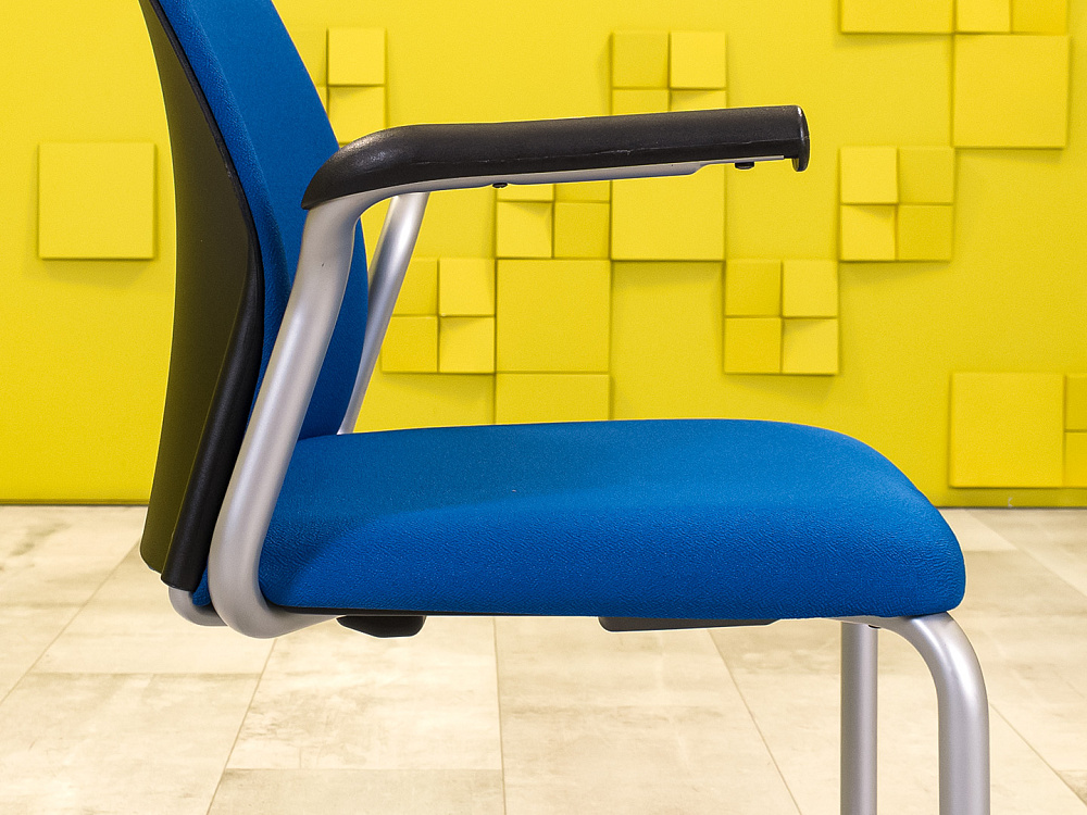 Конференц кресло для переговорной на полозьях Steelcase Ткань Синий Франция_КДТН1-281024