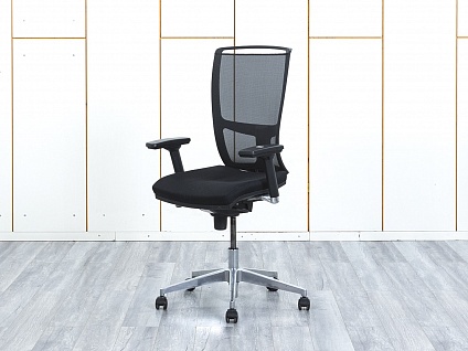 Офисное кресло для персонала  Narbutas Ткань Черный   (КПТЧ-10014)