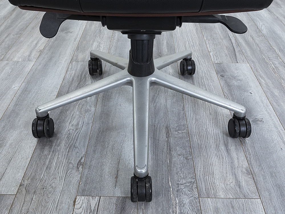 Офисное кресло руководителя  Sitland  Кожа Черный Madera A  (КРКЧ-18034)