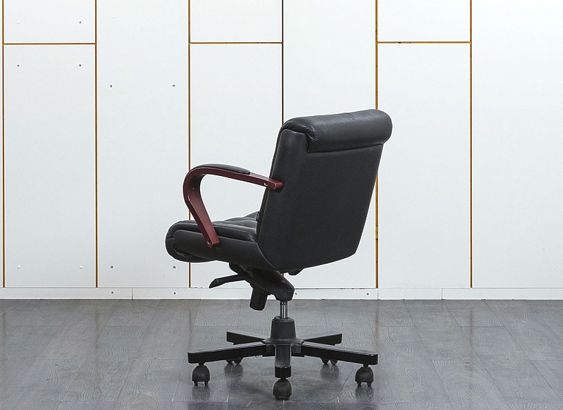 Офисное кресло руководителя  Unital Кожа Черный Роял D80  (КРКЧ-28051)