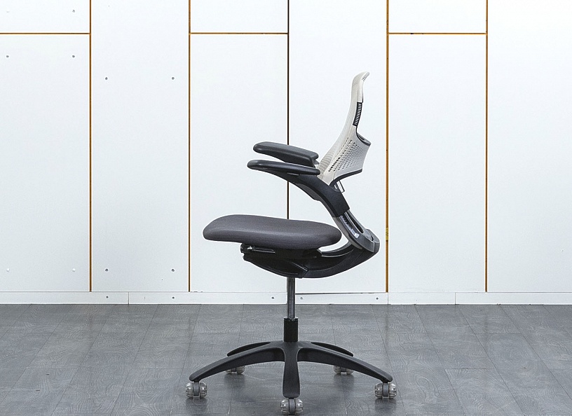 Офисное кресло руководителя  Knoll Ткань Серый Generation  (КРТС-22101)