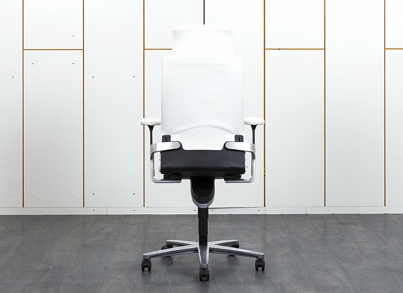 Офисное кресло руководителя  Wilkhahn  Кожа Белый ON  (КРКБ-20101)