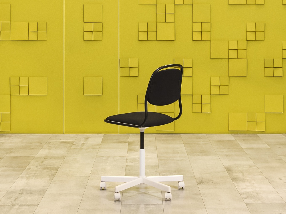 Офисное кресло для персонала на колесах IKEA Ткань Чёрный Швеция  КПТЧ-22076