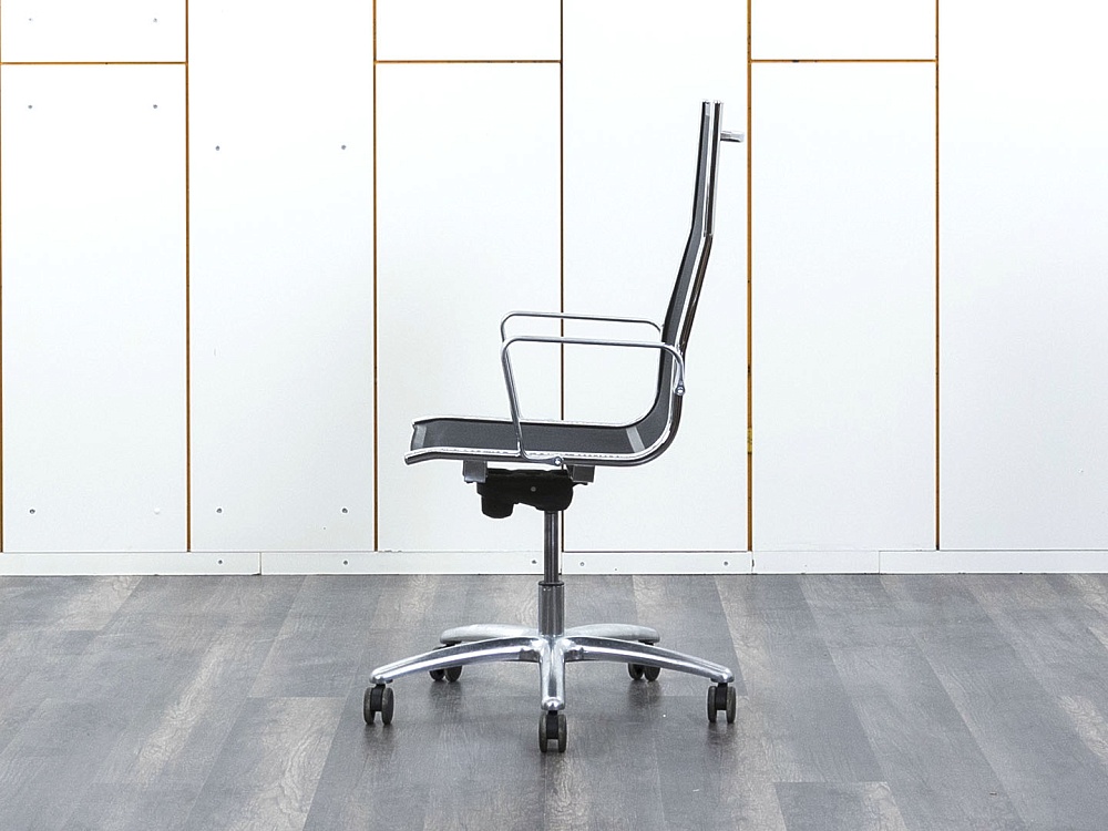 Офисное кресло руководителя  LUXY Сетка Черный LIGHT-MESH/A  (КРСЧ-05042)