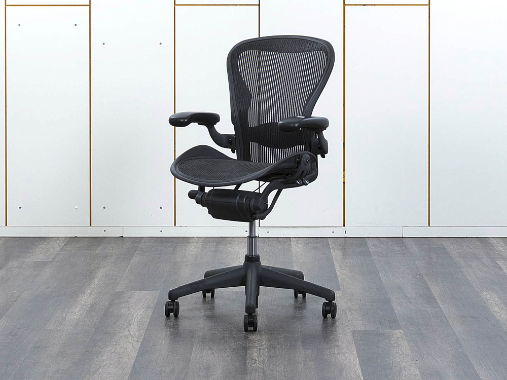 Офисное кресло руководителя  Herman Miller Сетка Черный Aeron  (КРСЧ-25072)