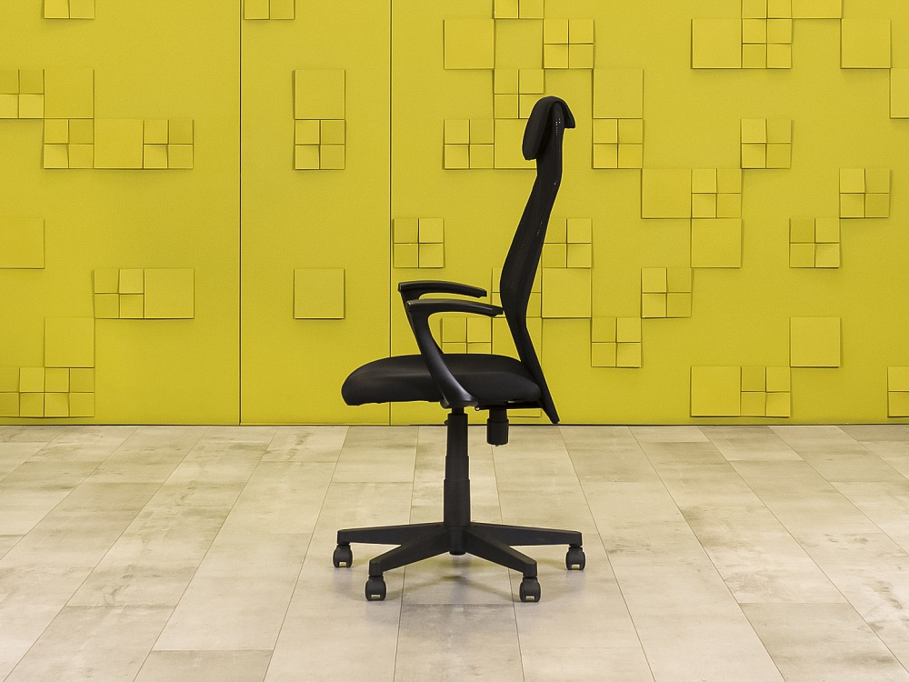 Офисное кресло руководителя на колесах       КРТЧ1-19125