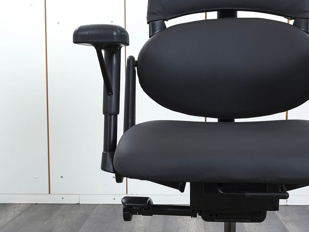 Офисное кресло руководителя  SteelCase Кожа Серый Please 1  (КРКС-08072)